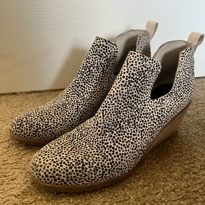 Toms Black and Cream Spotted Wedges